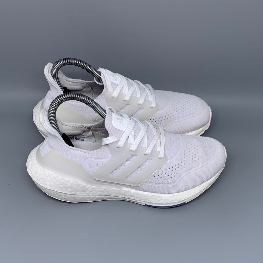 Adidas UltraBoost 21 Primeknit White Running Shoes Men’s Sz 4.5 Women’s Sz 5.5‎